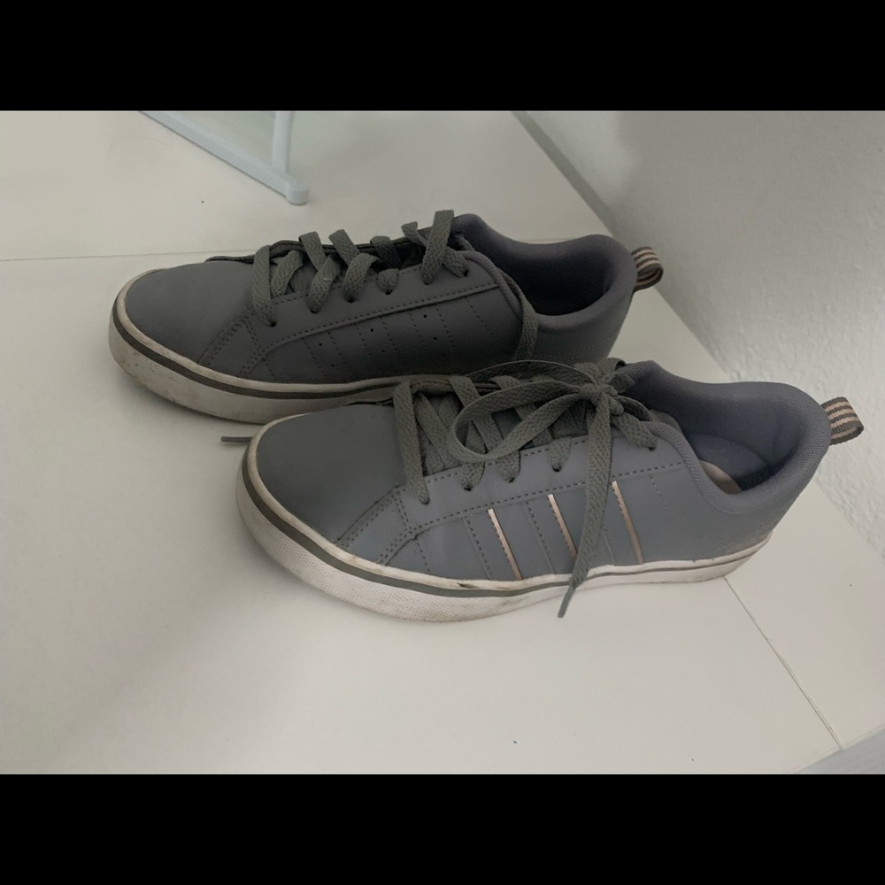 Adidas - Picture 2 of 3